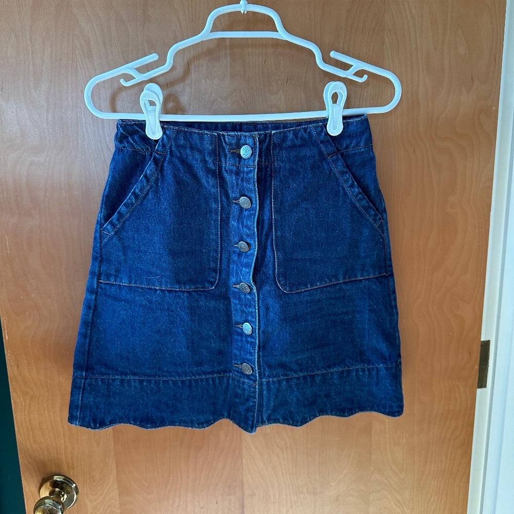 Joanie Clothing scalloped jean skirt size 4